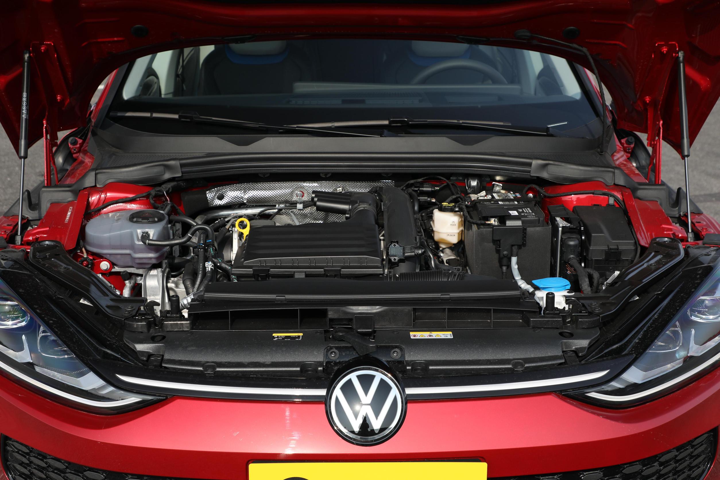 年轻人车子不是刚需要买吗,24年15万凌渡值得购买吗