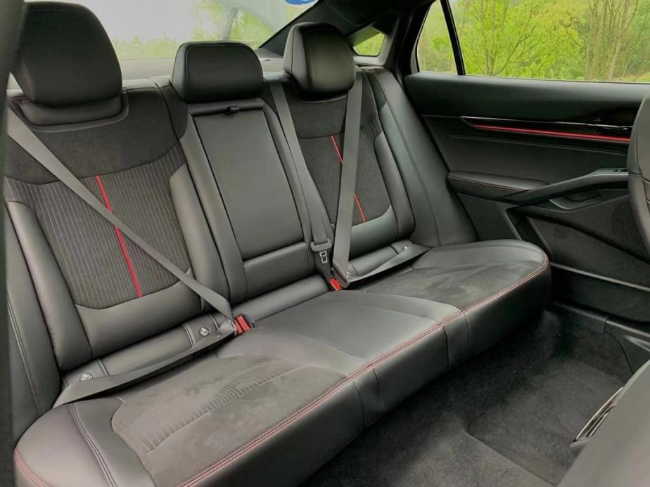 昔日对手再相逢！全系2.0T新一代蒙迪欧和凯美瑞谁更值得入手？