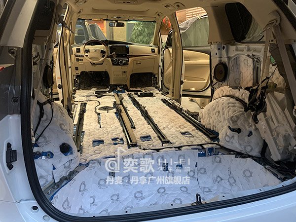 汽车音响改装汽车隔音降噪丰田,丰田大霸王改装隔音江门市