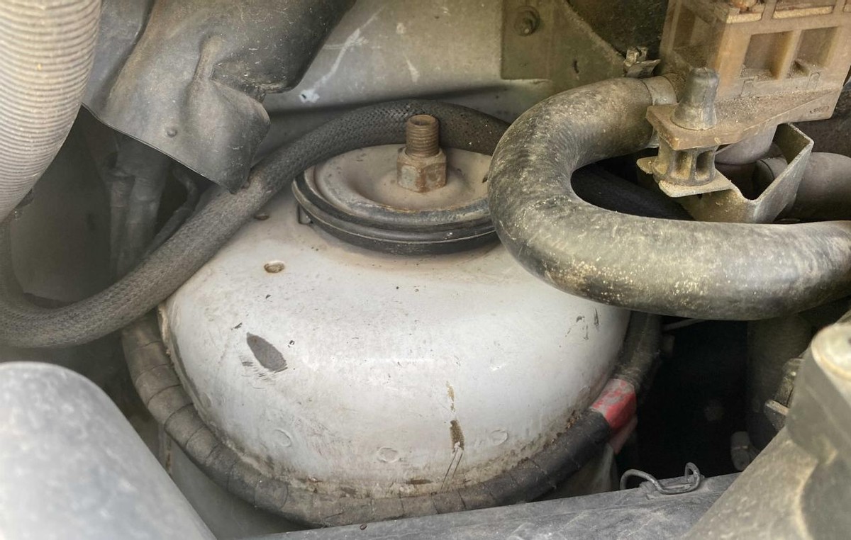 20年的车3万左右二手车,25万能买哪年的奔驰威霆