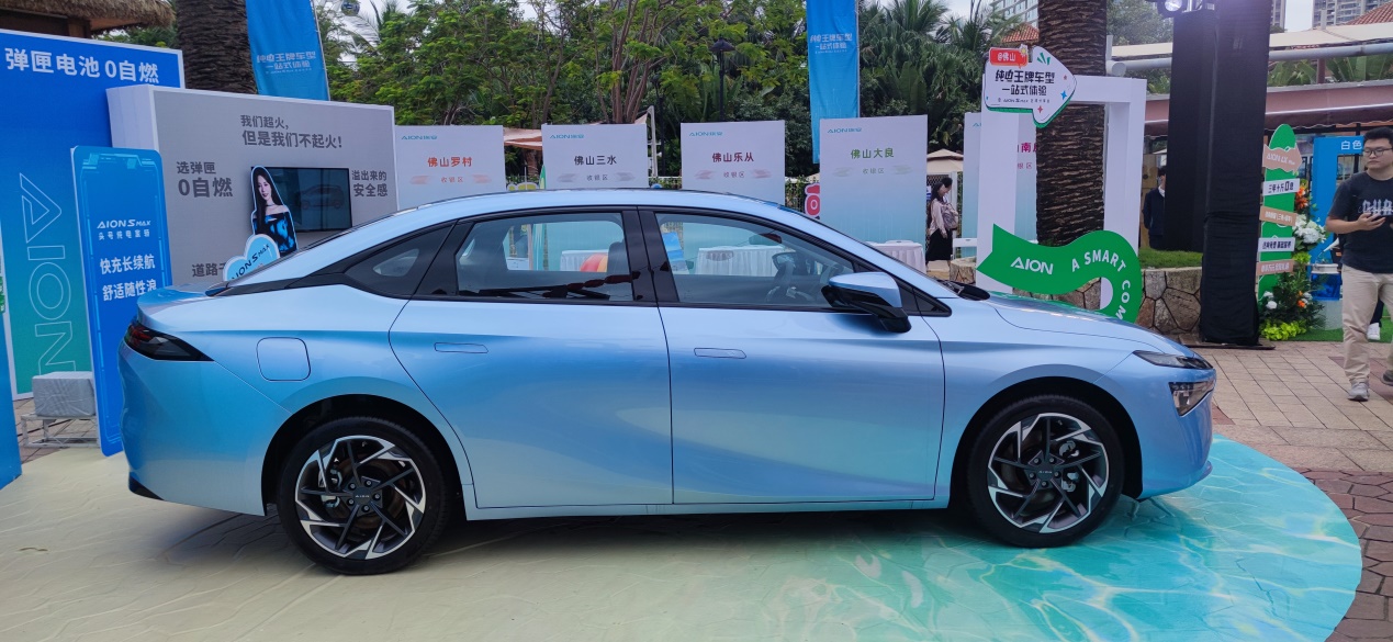 aionsmax试驾,aionsmax价格及内饰