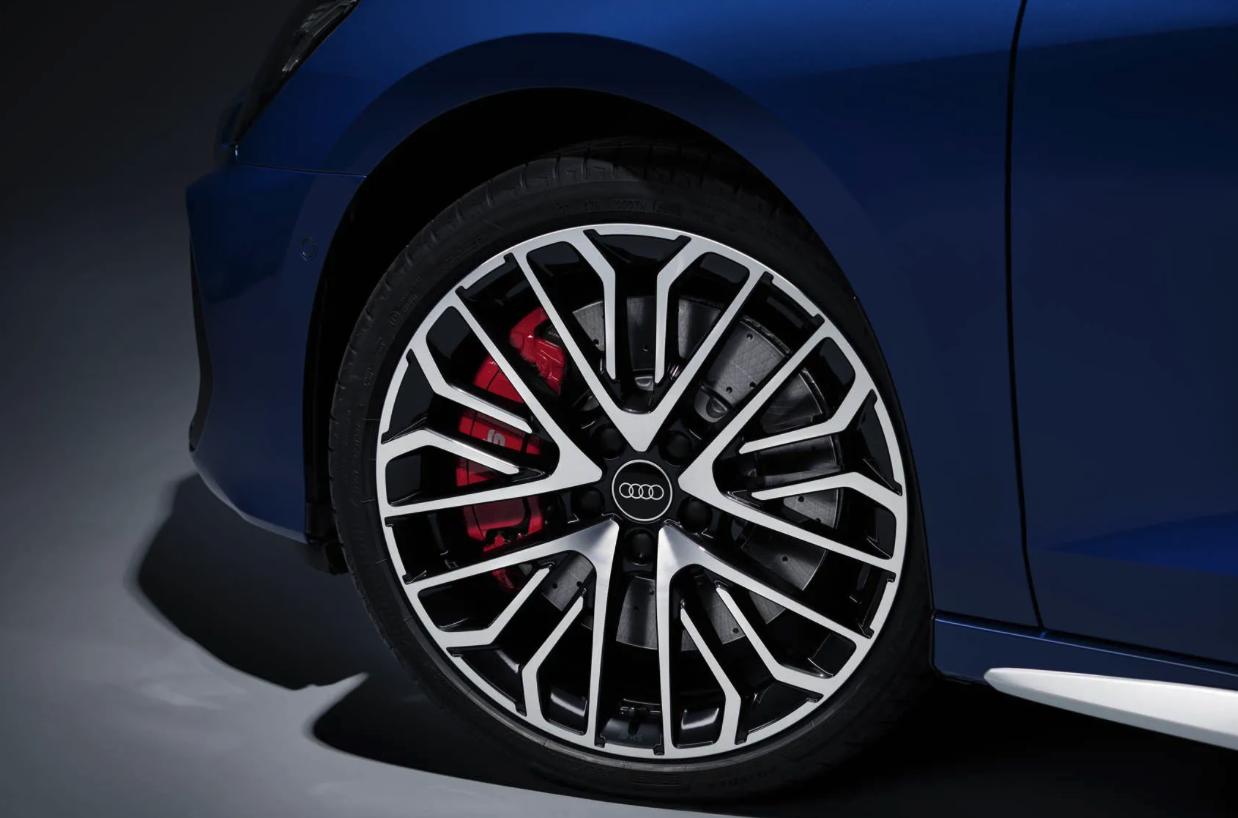 奥迪s3升级rs3外观,奥迪s3老款改最新款车灯