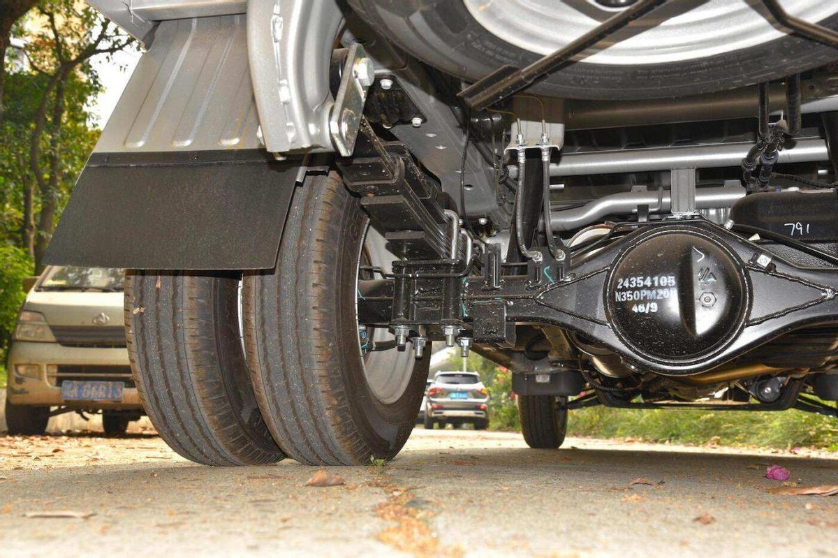 荣光新卡双排双后轮,双排双后轮五菱荣光新卡