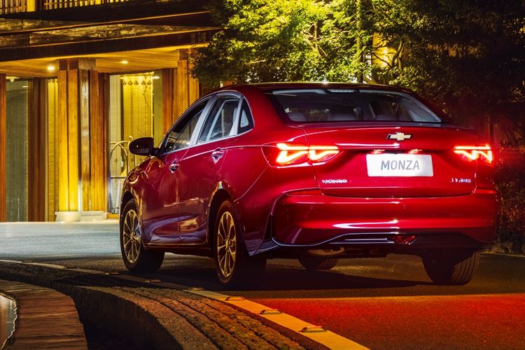 雪佛兰科鲁泽23款6万多能落地,21款雪佛兰科鲁泽试驾1.5自吸