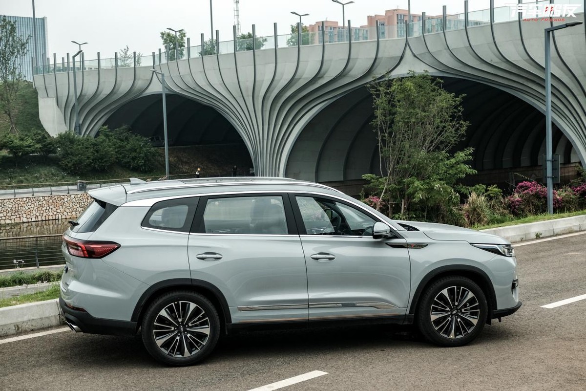 奇瑞瑞虎8pro傲视版试驾评测,奇瑞瑞虎8pro四驱顶配深度试驾