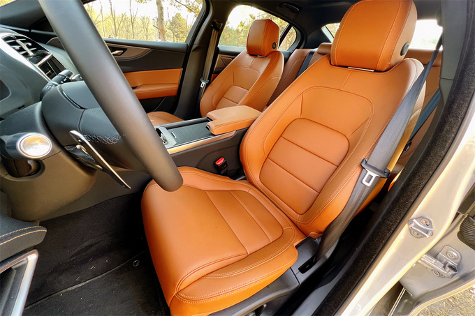 2018款捷豹xel2.0t200p精英版,捷豹xel21测评