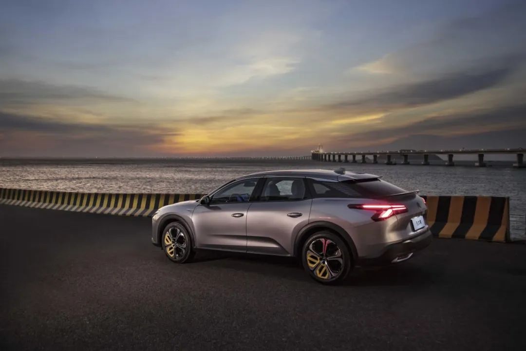 试驾凡尔赛c5x2022款,试驾凡尔赛c5x几款颜色