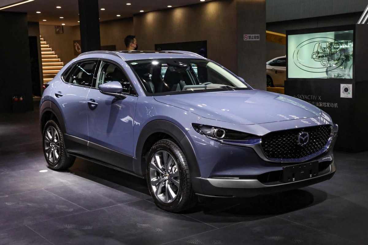 对标本田缤智，搭载2.0L发动机+双边排气，解析马自达CX-30