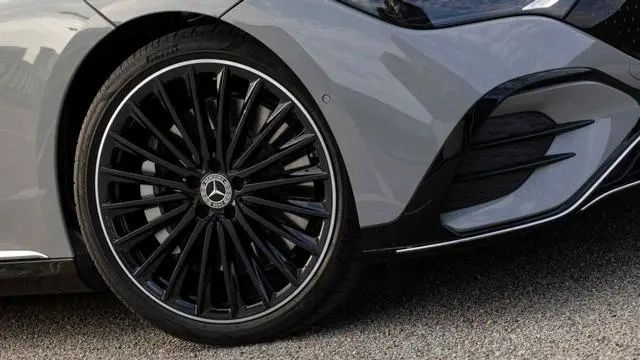 奔驰eqe和蔚来es7怎么选,奔驰eqe和蔚来es7有什么区别