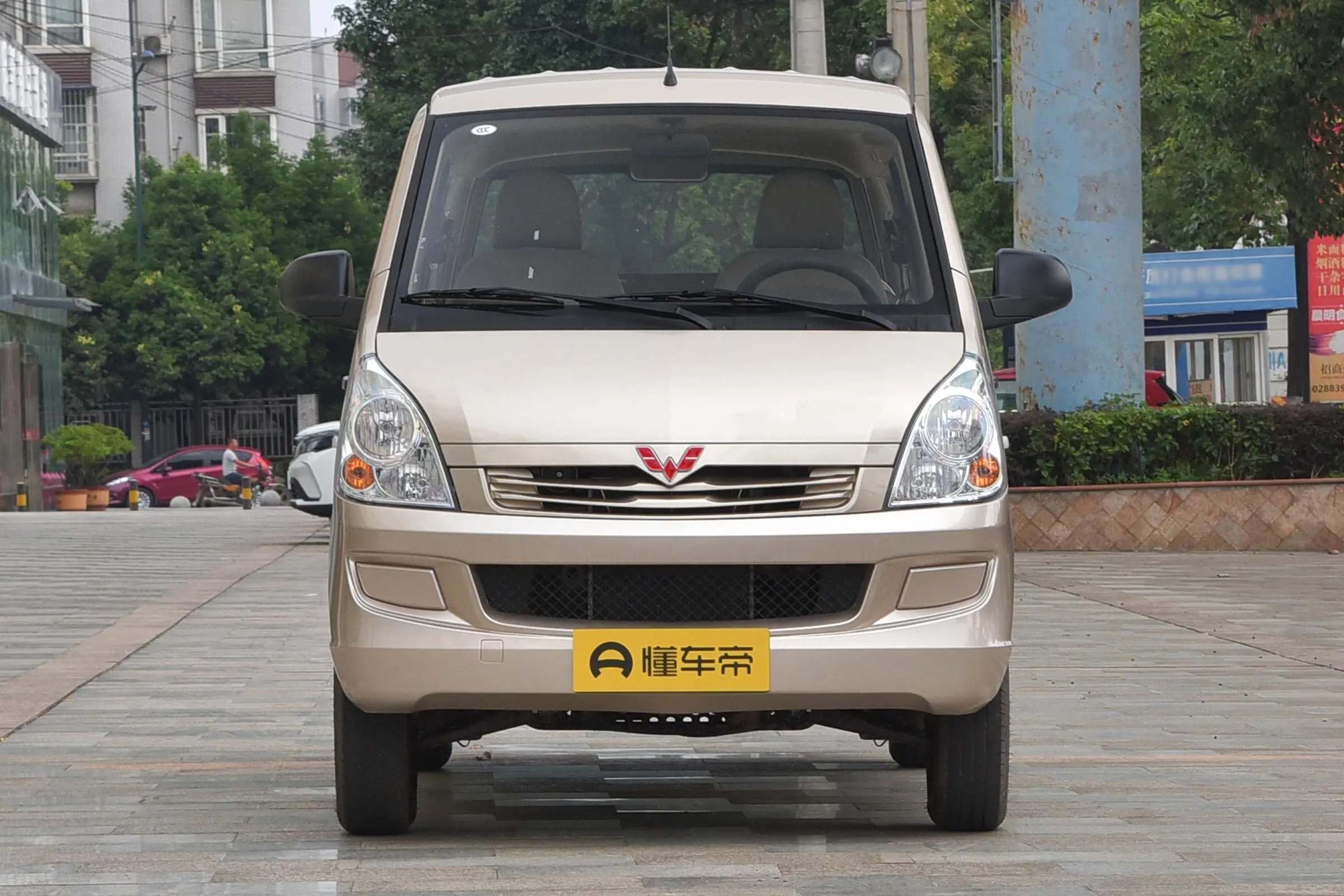 五菱七座微面汽车,五菱七座各个车型优缺点