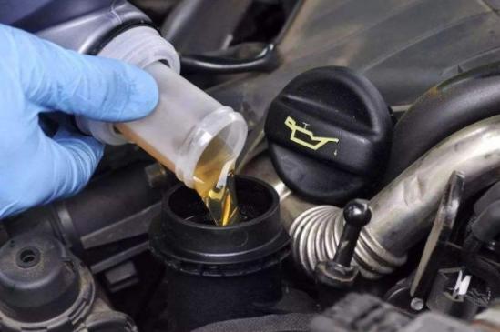 换机油是按照里程还是时间,换机油按公里数还是看时间