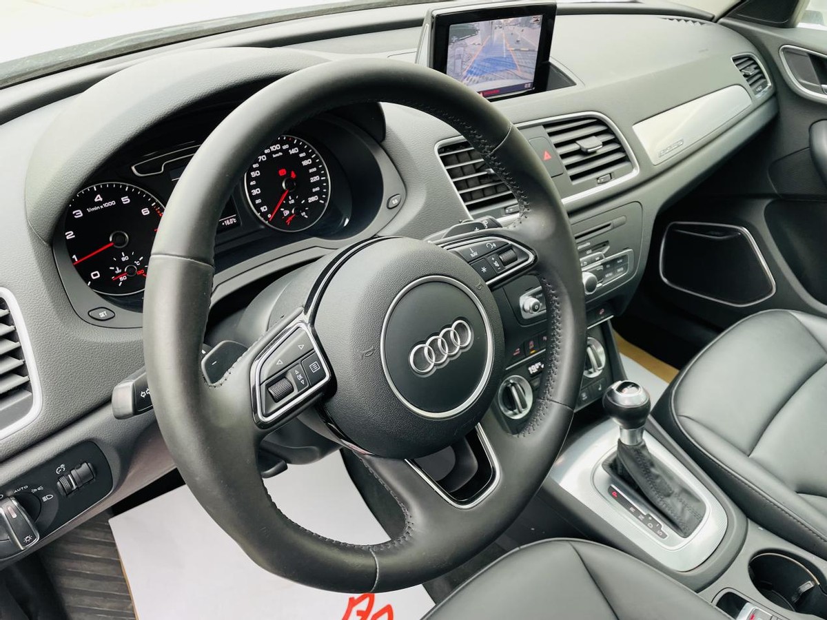 2017款奥迪q3quattro全时四驱风尚,油门只管踩剩下的交给财务