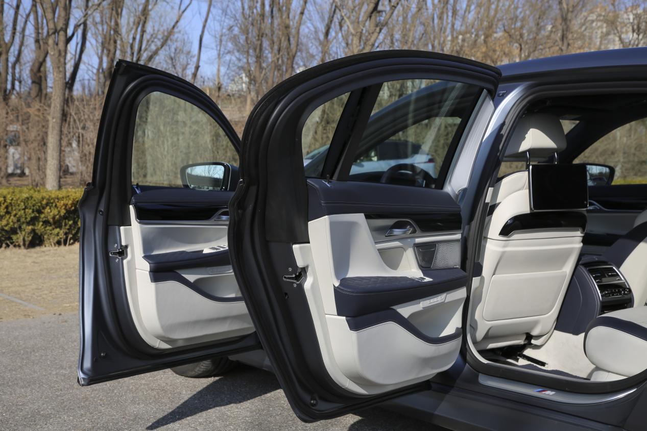 有没有必要买六缸车,有没有必要买六座或七座车