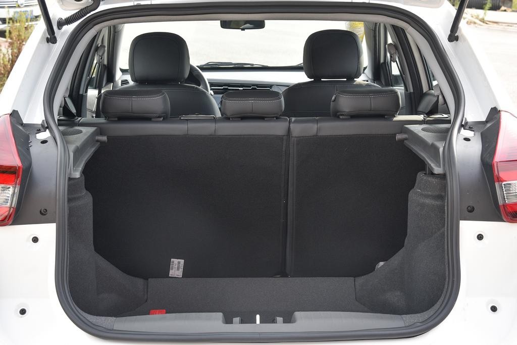 6.7万落地自动挡的suv新车新能源,售价6万自动挡suv