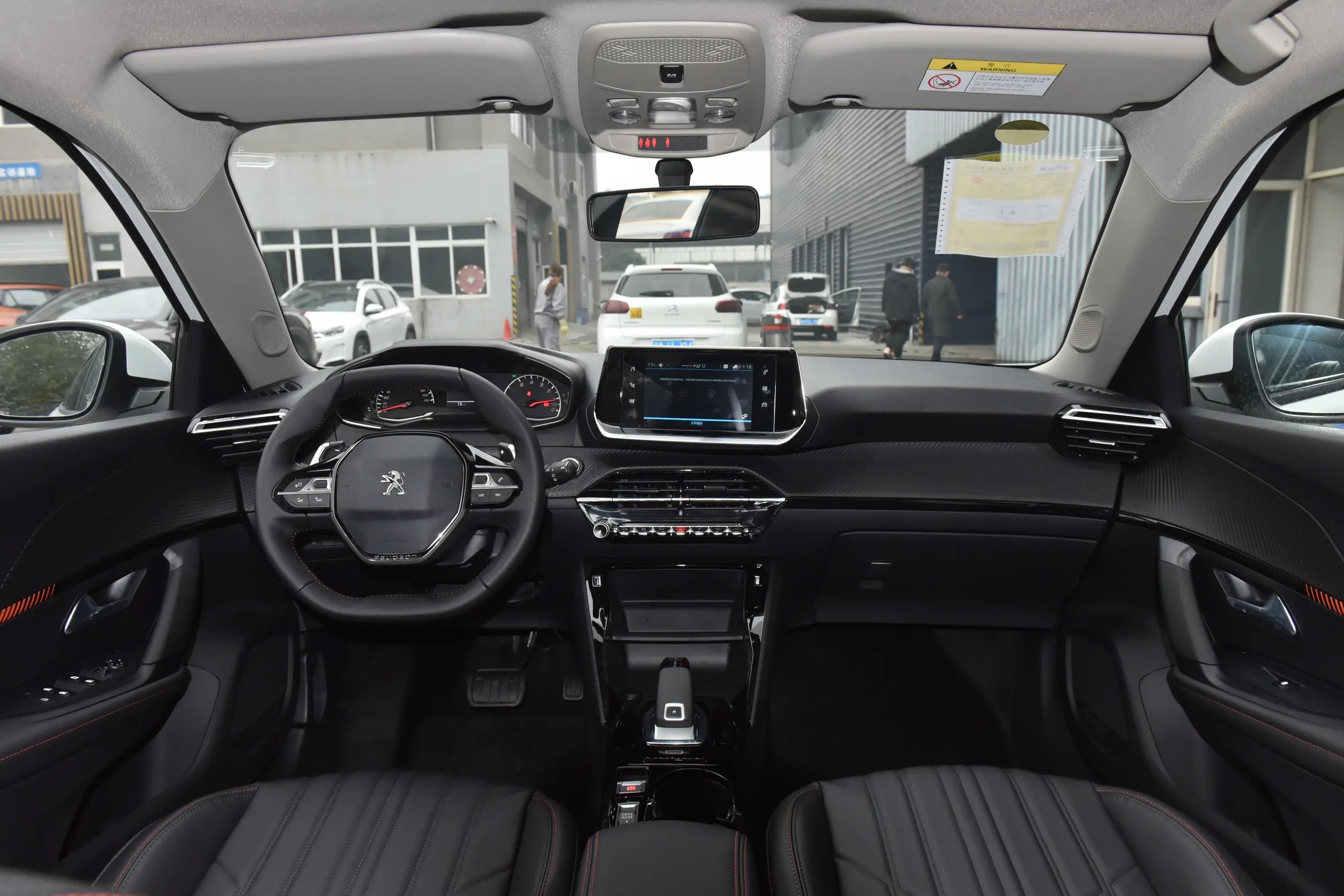 标致2008小型suv最新款,标致2008suv载重量