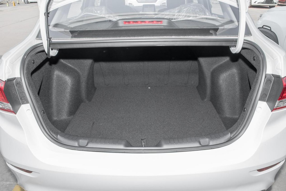 长安悦翔2012款1.5l油耗多少,长安2012悦翔一公里大概油耗多少