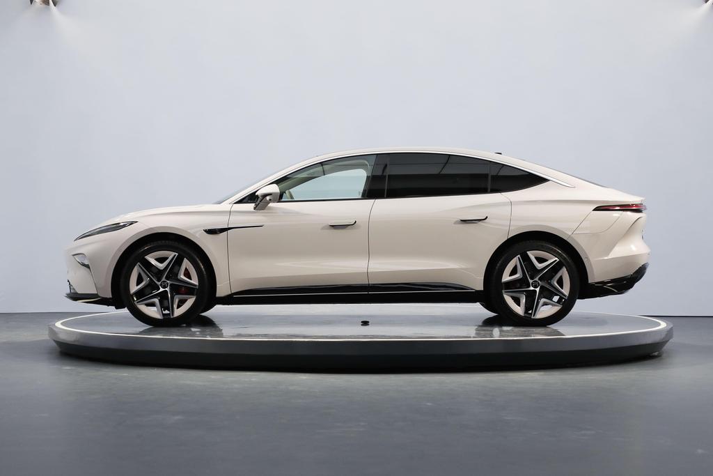 飞凡f7是电动车还是燃油车,纯电车飞凡f7值不值得买