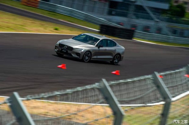 s60沃尔沃48v轻混很容易出问题吗,沃尔沃s60试驾视频2010