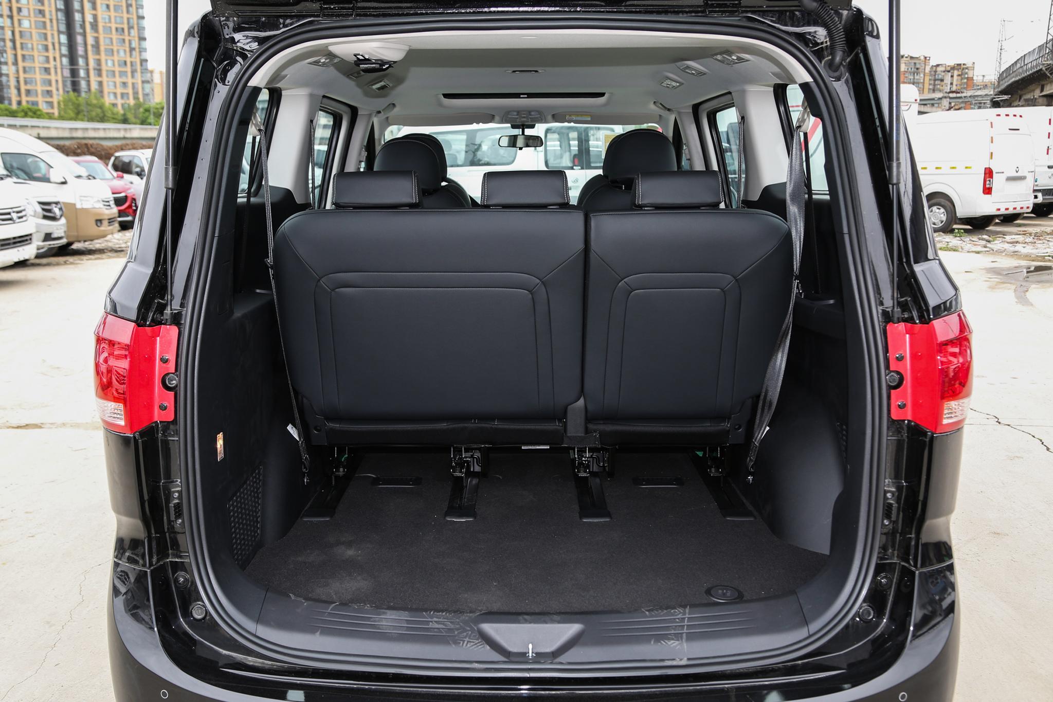 旅途上汽大通房车,上汽大通maxusv100旅行家房车