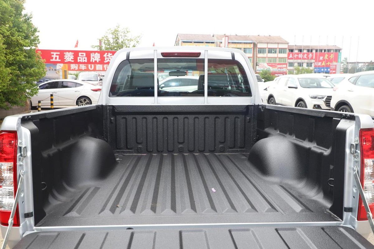 3年的长城皮卡风骏5还能值多少钱,风骏5皮卡1.5t和2.4哪个值得买