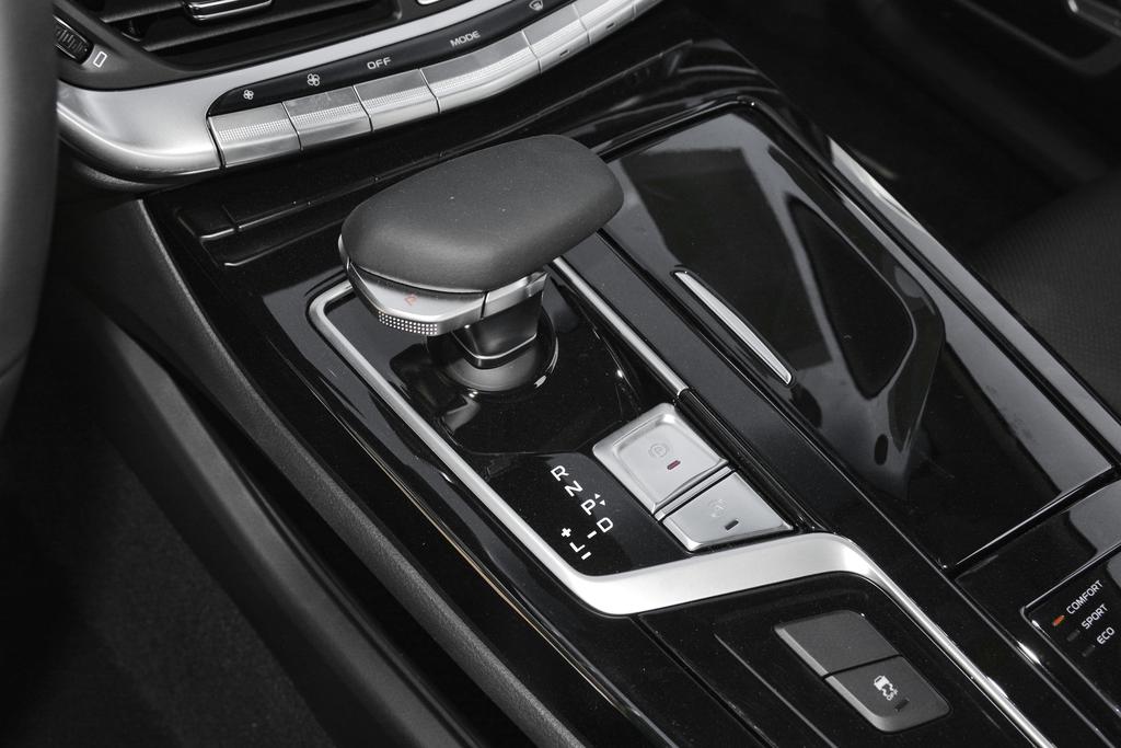 吉利博瑞epro混动2022款,新款吉利博瑞epro简配