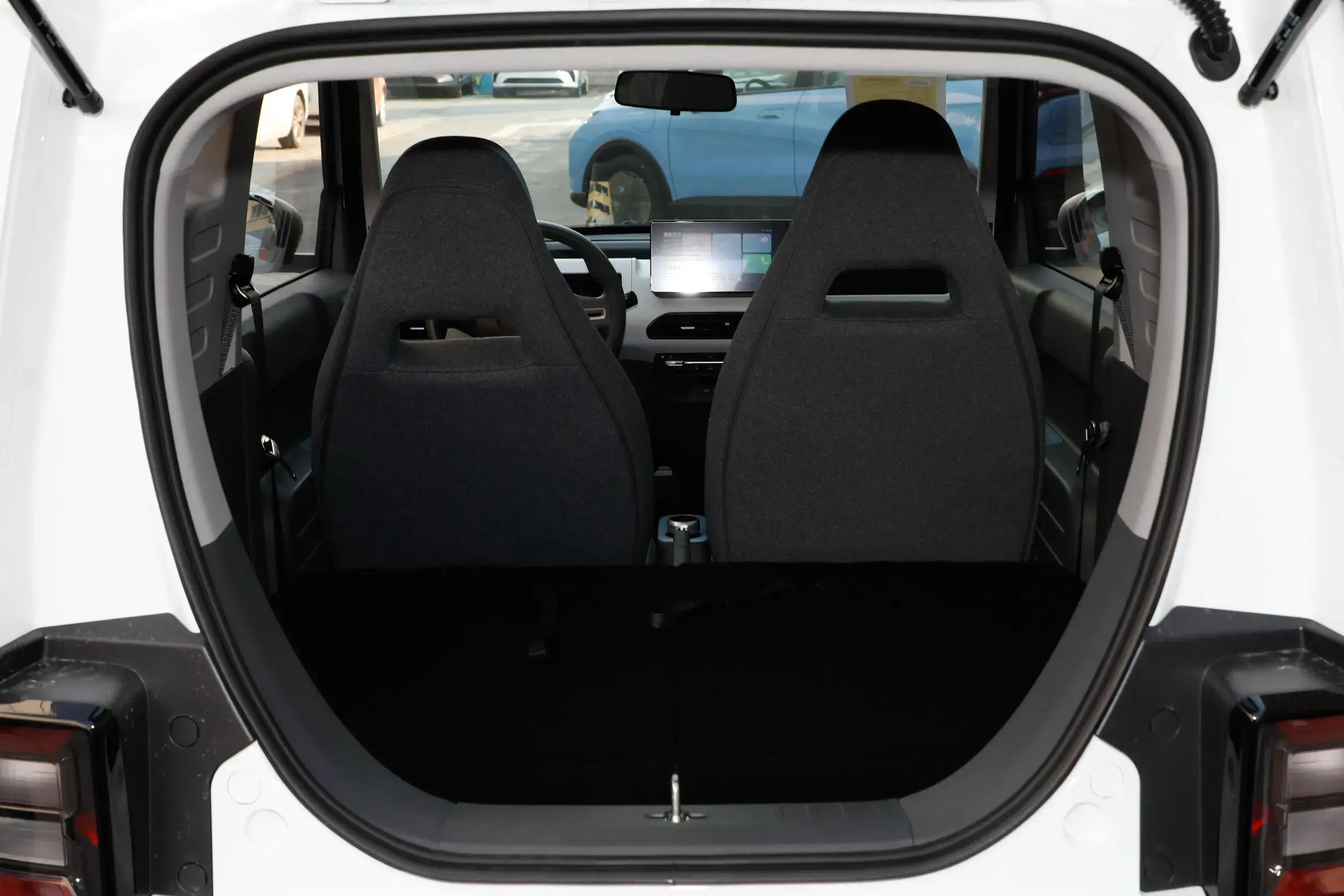 吉利熊猫和五菱宏光mini哪个大,吉利熊猫mini电动车价格