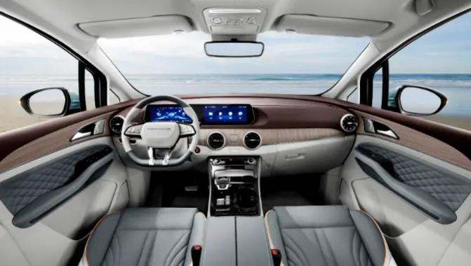 七座顶配豪华版风行游艇,中型mpv风行游艇多少钱