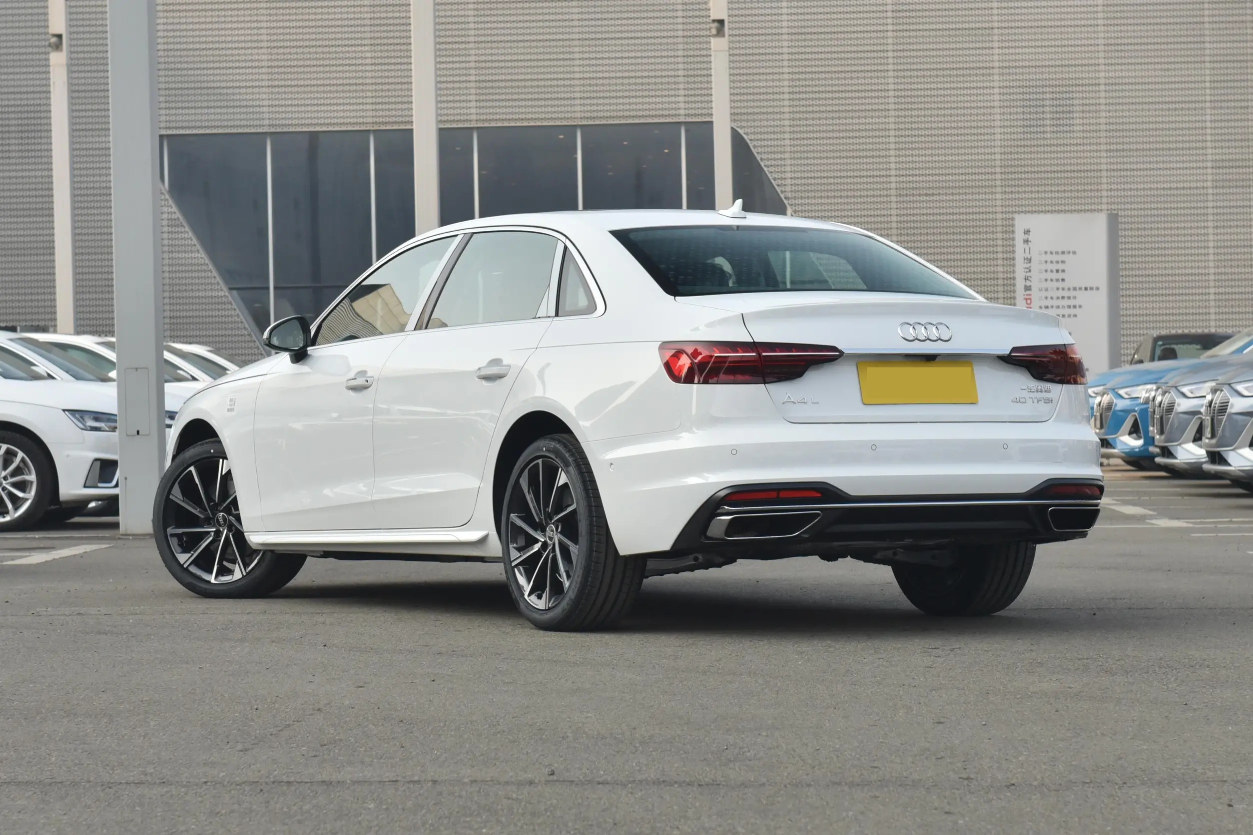 喜提2019年奥迪a4l,奥迪a4l动力强劲外观沉稳优雅