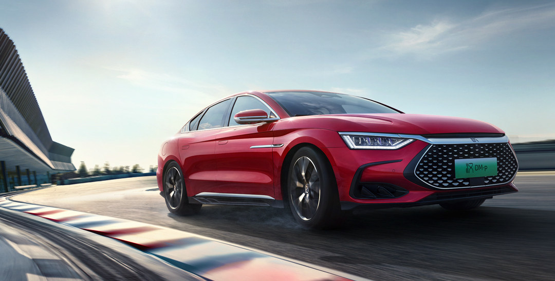 都是一箱油能跑1000km但这两字母差远了！20万选谁更省钱？