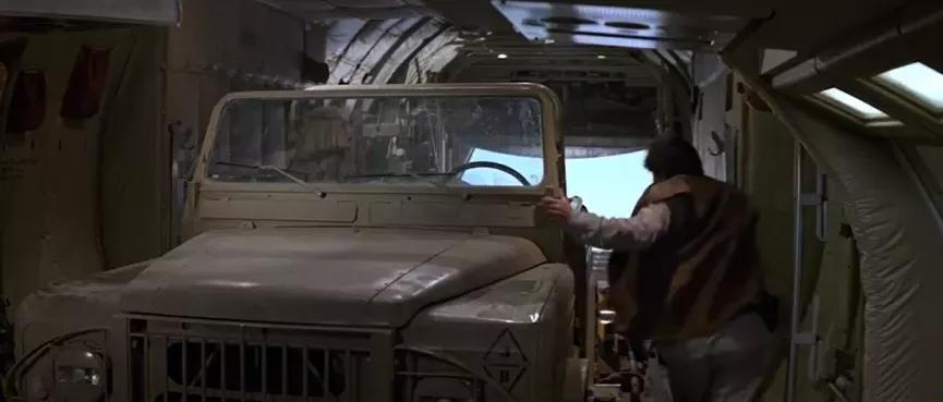 捷豹路虎与007哪个好,007与捷豹