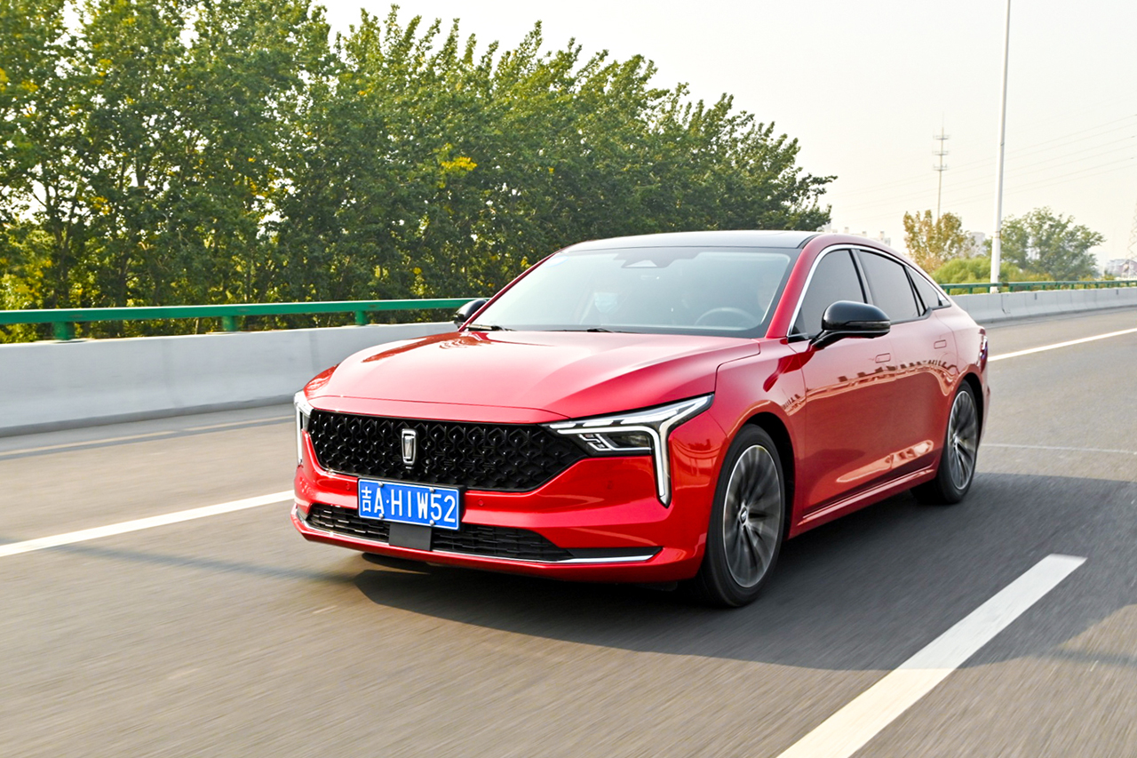 试驾奔腾b70s2023款,试驾奔腾b701.8t