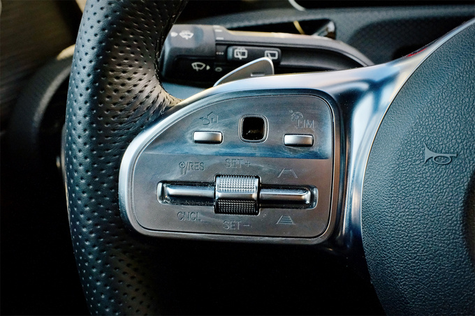 《豪华180》评测奔驰CLA猎跑车40万的小众车如何诠释豪华？