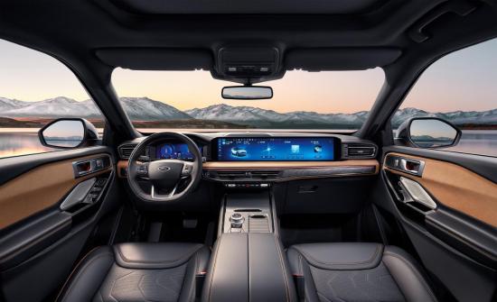 福特探险者昆仑巅峰版vs路虎卫士,福特探险者昆仑巅峰版升降