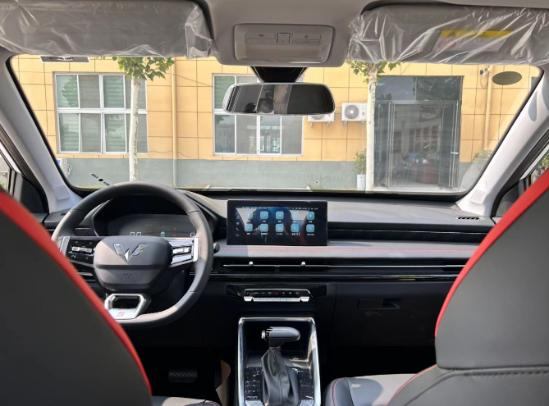 五菱星驰小型suv多少钱,五菱星驰suv2023款图片