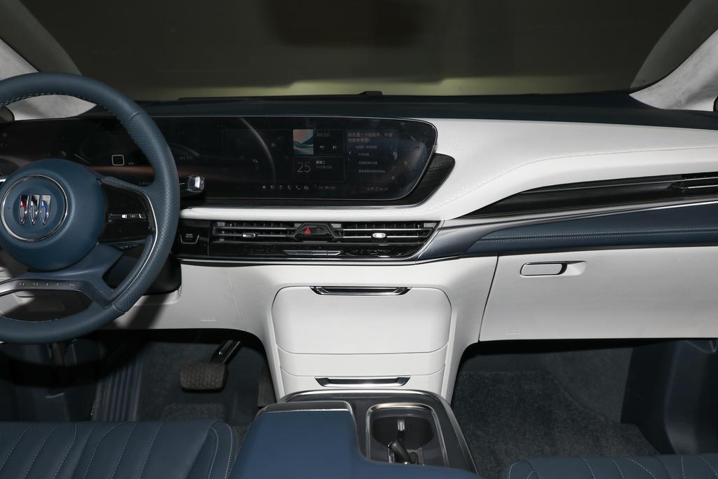 别克新款MPV即将上市,别克全新MPV世纪