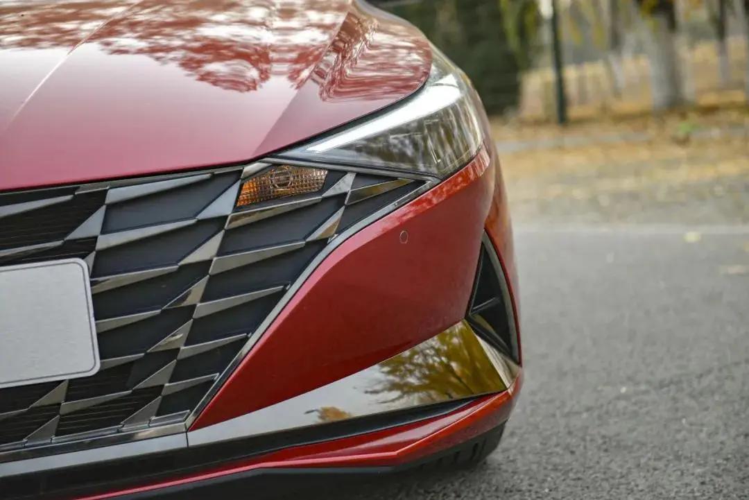 新一代伊兰特哪个配置最有性价比,传统代步新伊兰特试驾感受