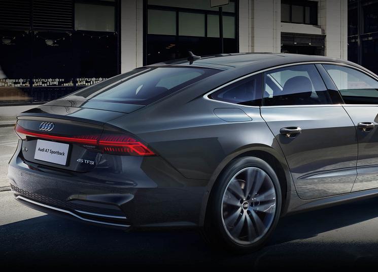 奥迪a7l2.0t四驱试驾,新款奥迪a7最低配测评