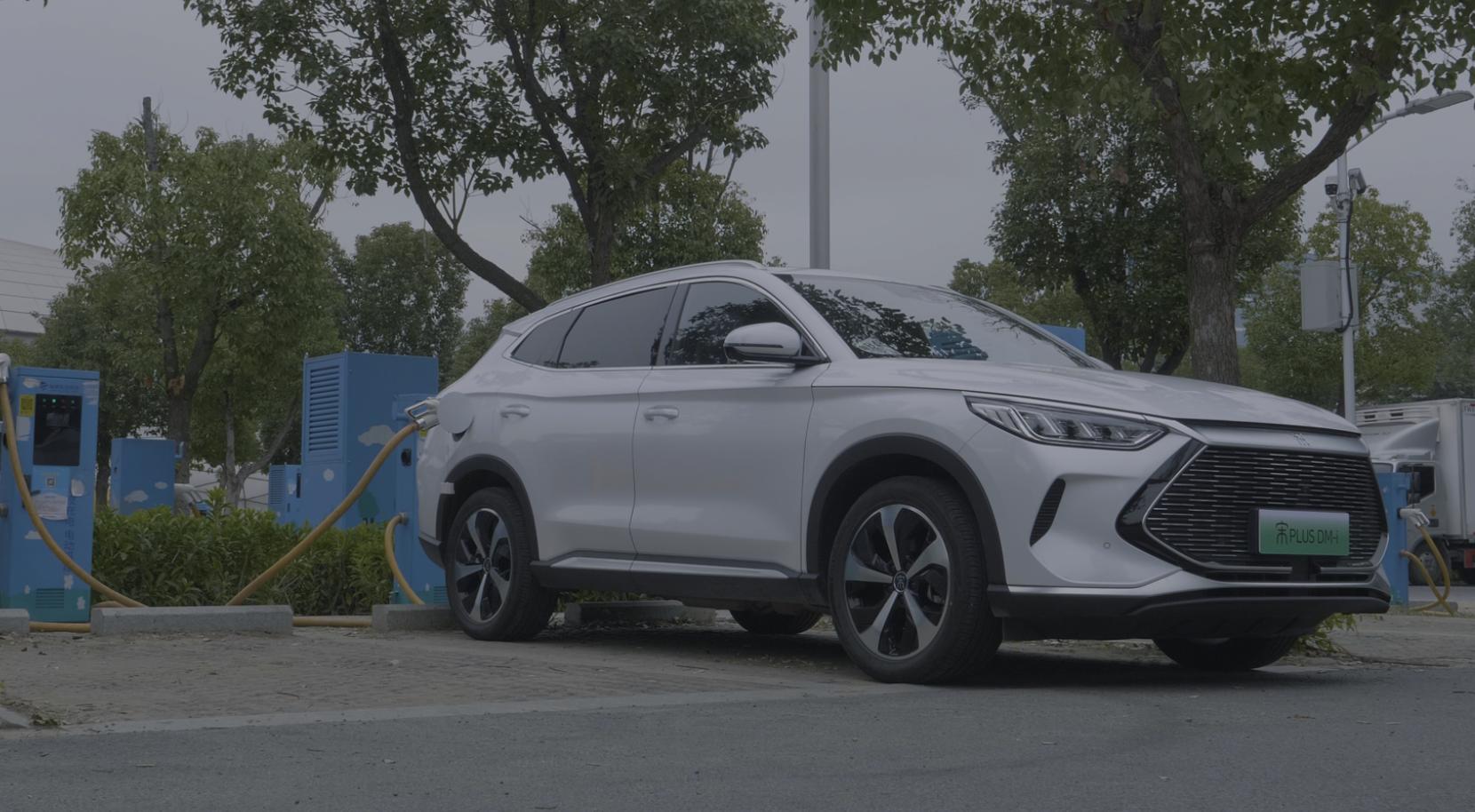 新能源汽车插电混动车型,电动车涨价后哪个更值得买