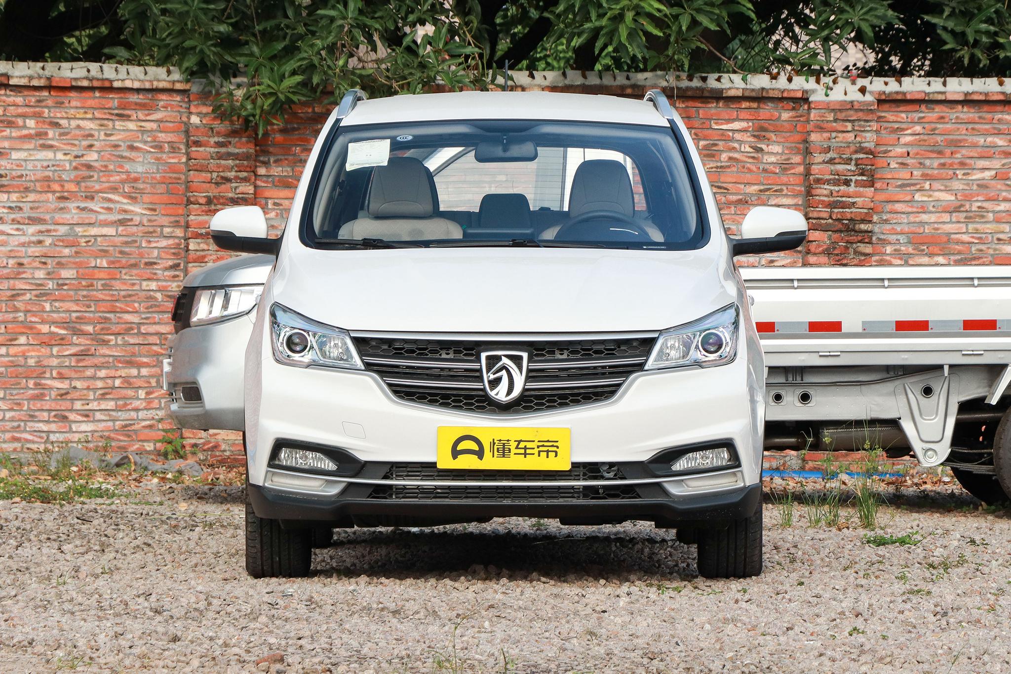 宝骏730最新款mpv,宝骏730mpv高速免费