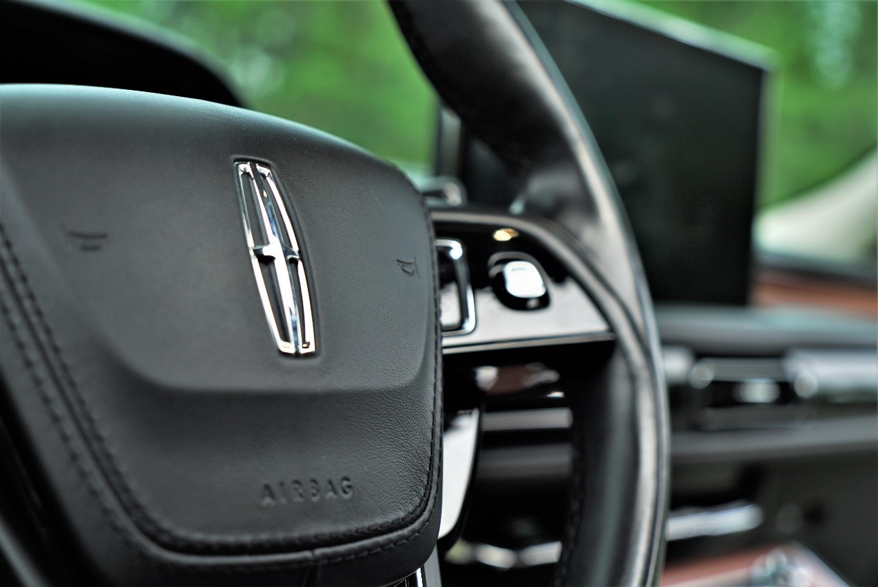 奔驰gle车主到店体验林肯飞行家,奔驰gle与林肯飞行家全面比较