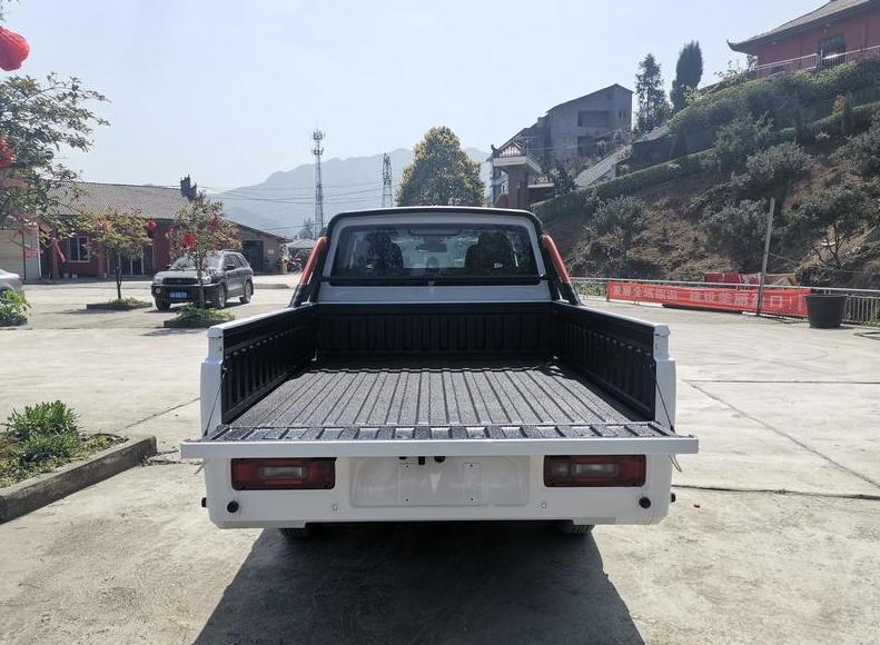 五菱征途七座商务车试驾,五菱征途野营版怎么买