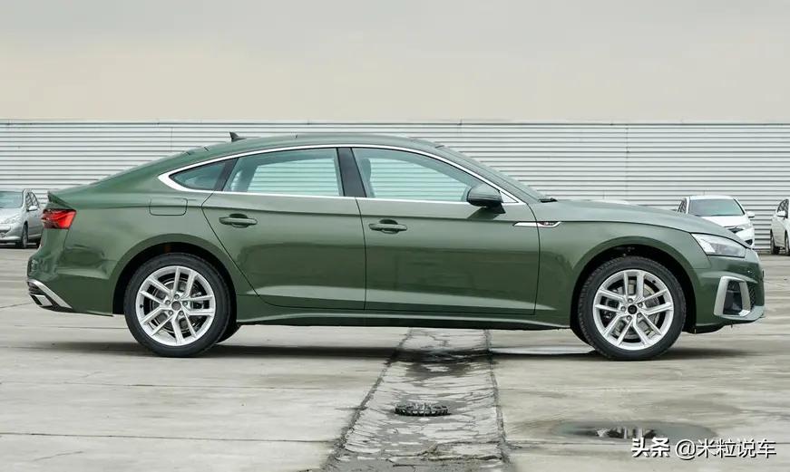 奥迪a528万,奥迪a5视频素材敞篷版