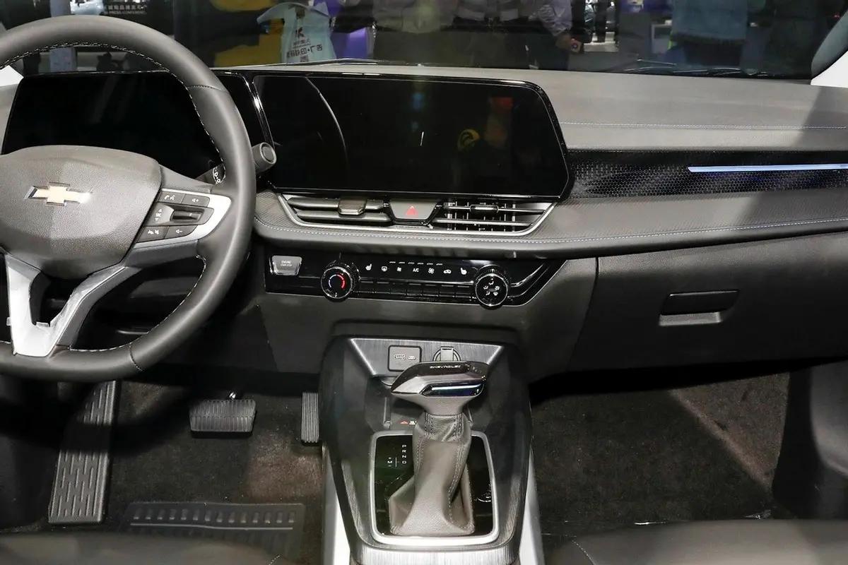 十万落地最值得买的混动车,10万左右插电混动轿车