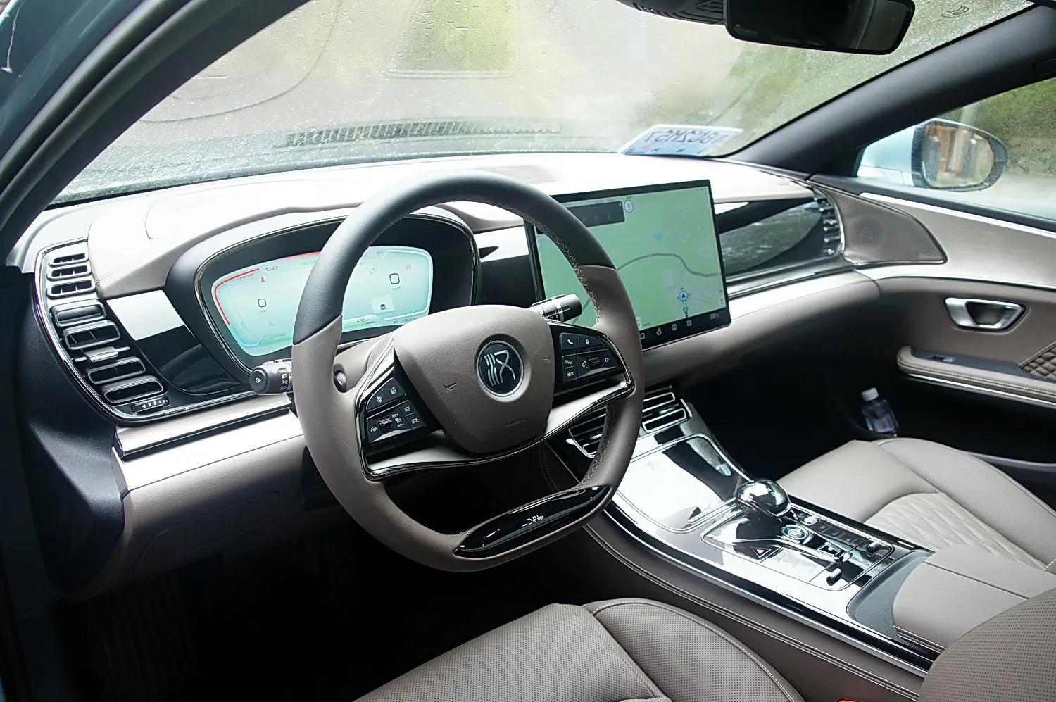 颜值能打操控出色比亚迪汉ev,比亚迪汉EV冠军版提升了什么