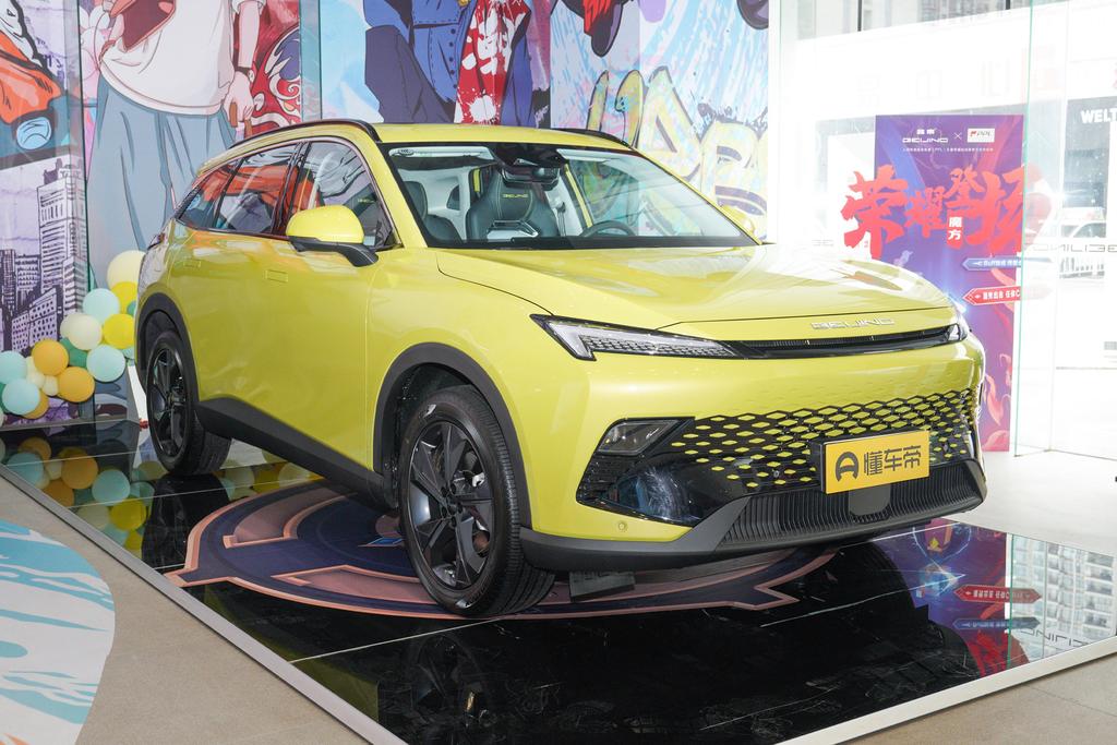 试驾北京汽车魔方：燃油车与智能化的最新结合。