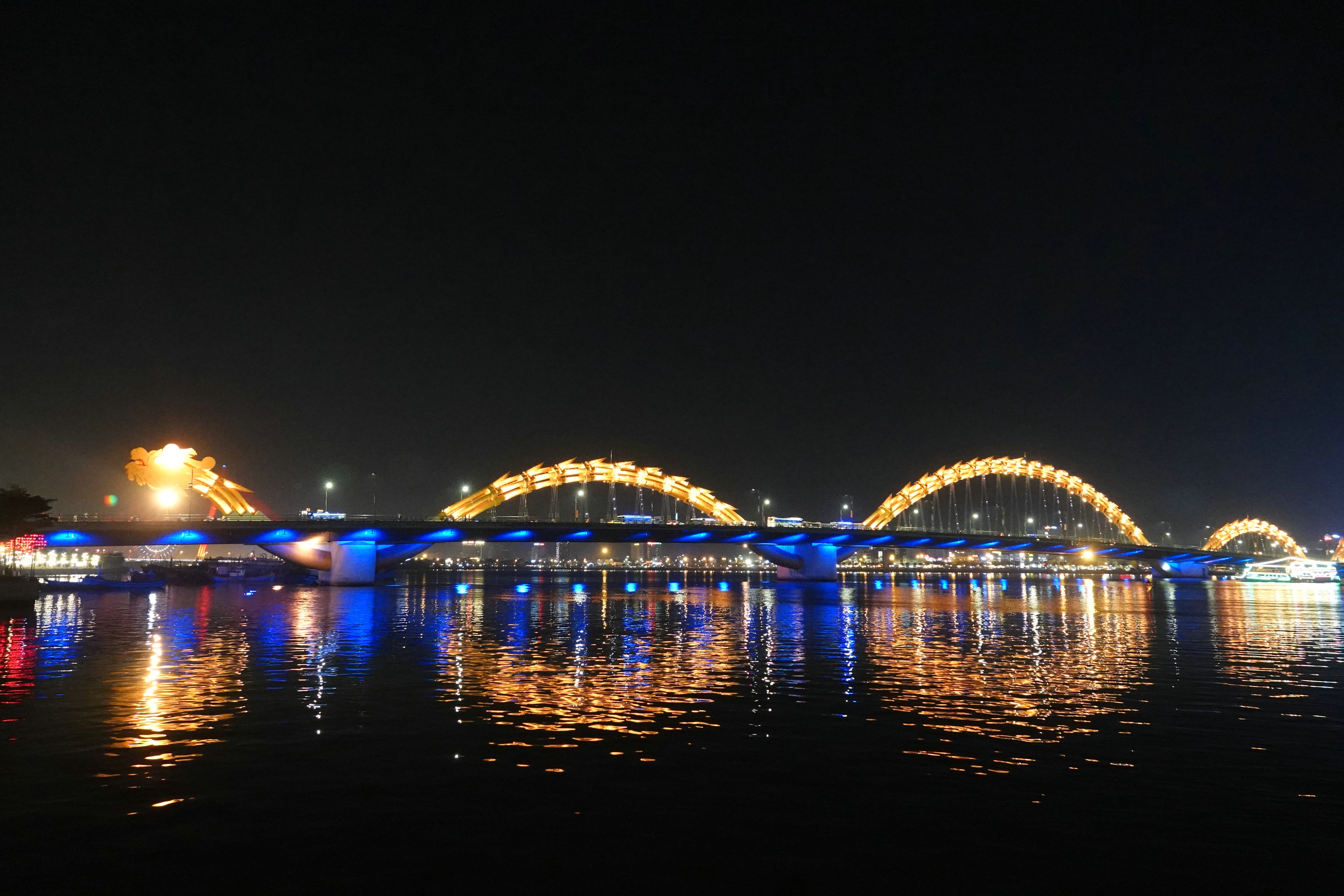 打卡越南岘港网红巴拿山佛手桥,越南岘港旅游网红打卡地