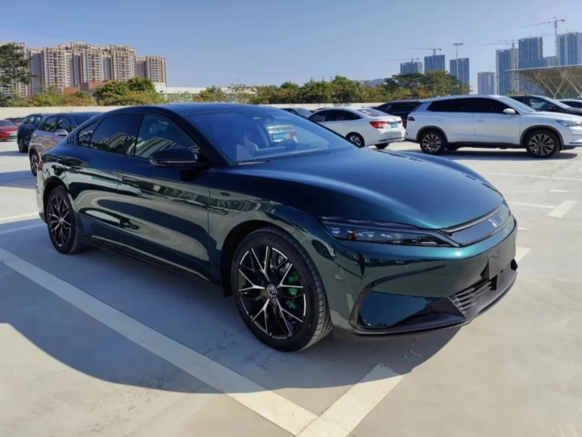 比亚迪汉与保时捷帕拉梅拉对比,比亚迪汉vs帕拉梅拉