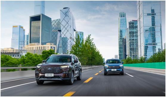 福特领睿走冰雪路,23款福特领睿自驾