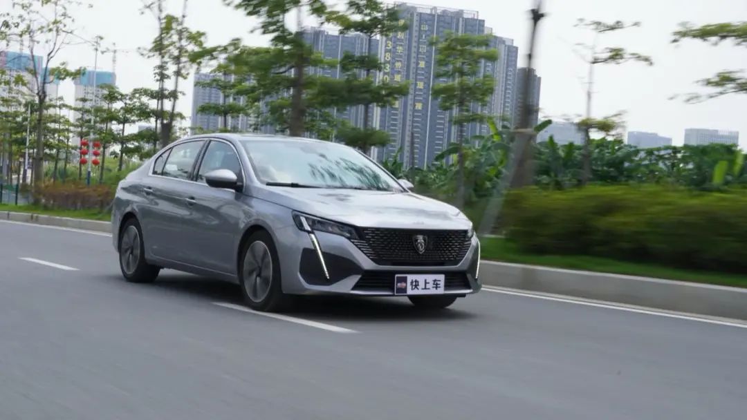 新标致408为何没有老款好,标致408新款怎么没有全景