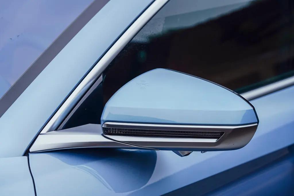 感受中式豪华比亚迪汉ev,颜值能打操控出色比亚迪汉ev